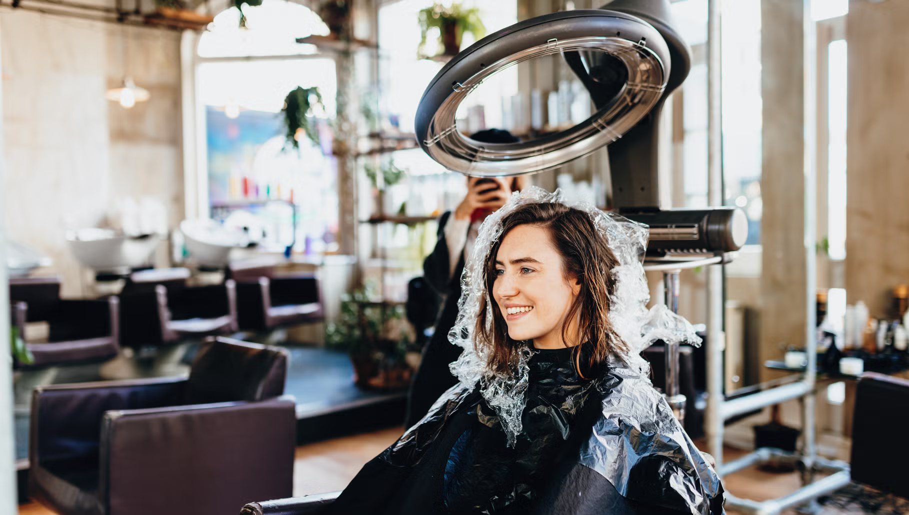 Lambros Vasilas Hair Atelier, ambient parukerisë Kalithea